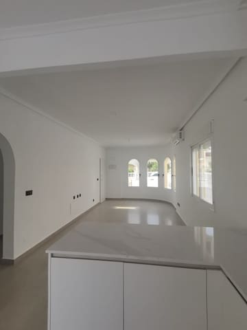 2 bedroom Villa for sale in Algorfa with garage - € 295,000 (Ref: 9243505)