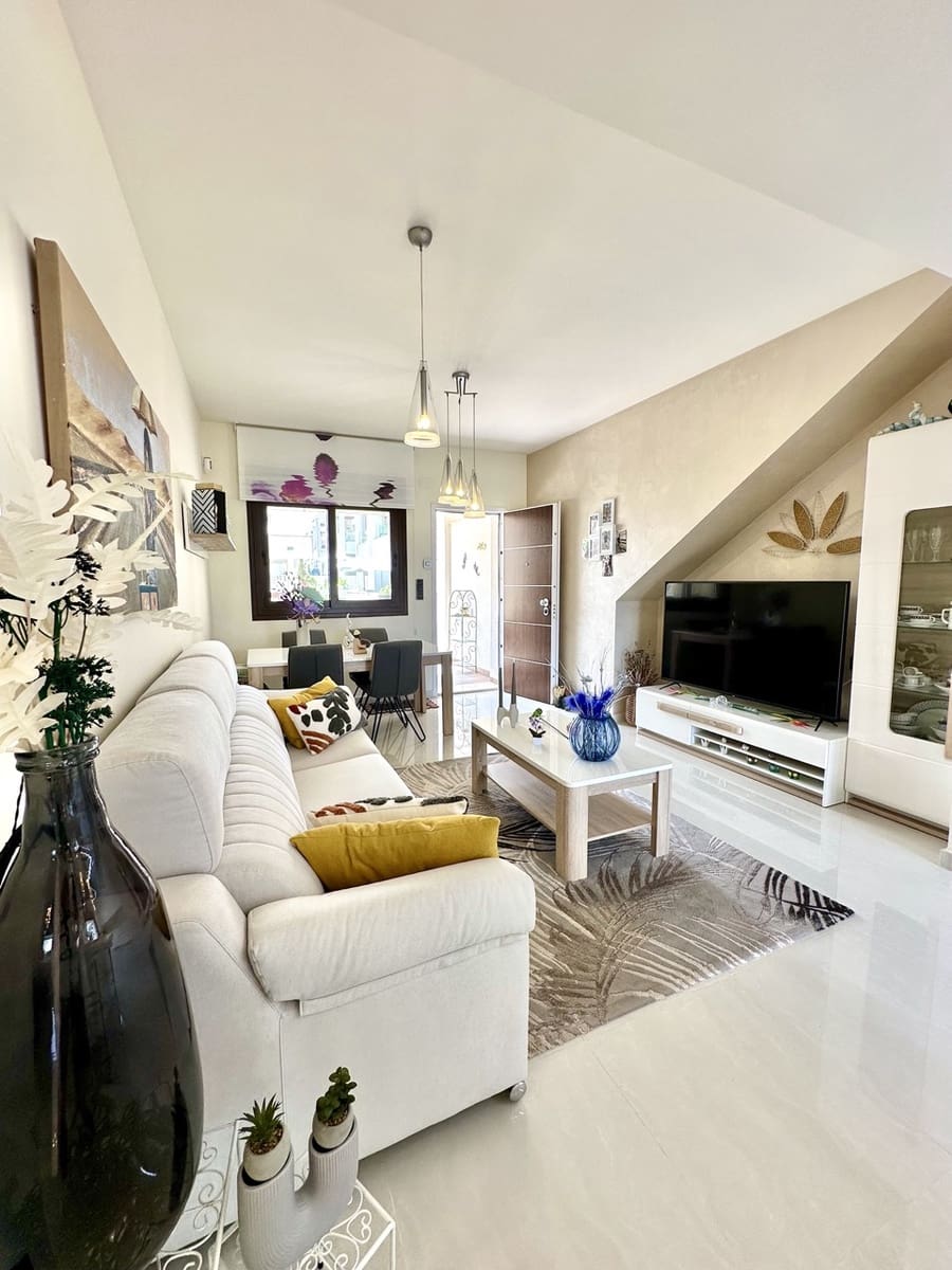 2 bedroom Bungalow for sale in Torrevieja with pool garage - € 299,000 (Ref: 9243658)