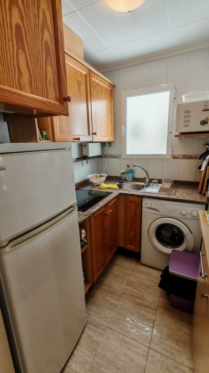 2 soverom Leilighet til leie i Torrevieja med svømmebasseng - € 900 (Ref: 9341601)