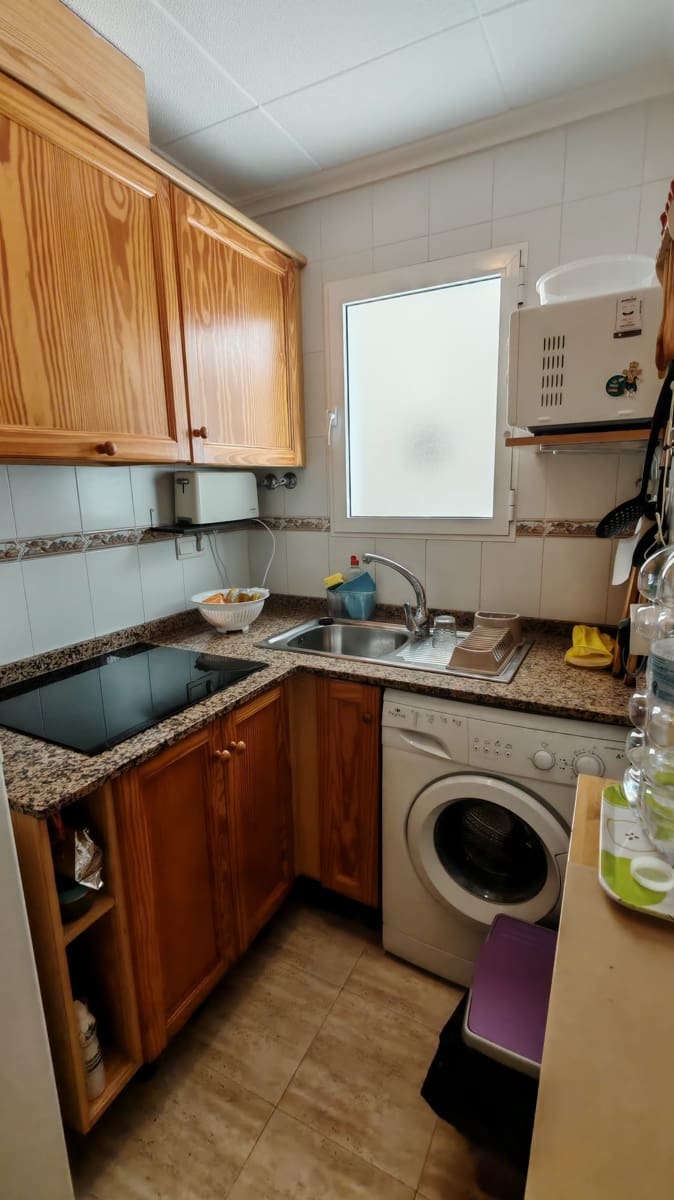 2 soverom Leilighet til leie i Torrevieja med svømmebasseng - € 900 (Ref: 9341601)