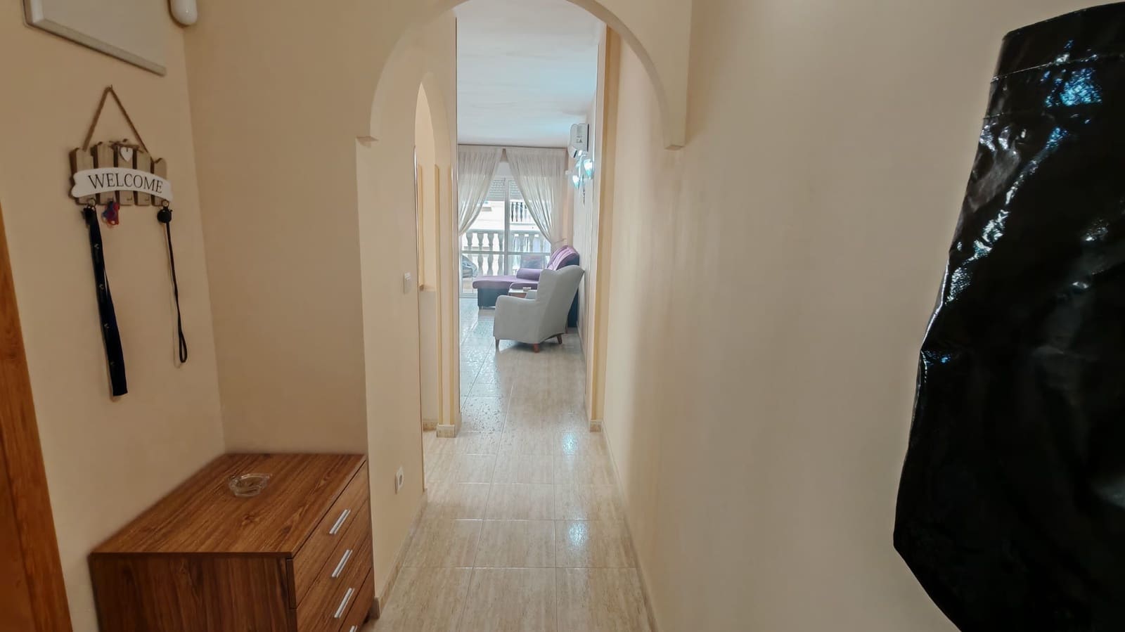 2 soverom Leilighet til leie i Torrevieja med svømmebasseng - € 900 (Ref: 9341601)