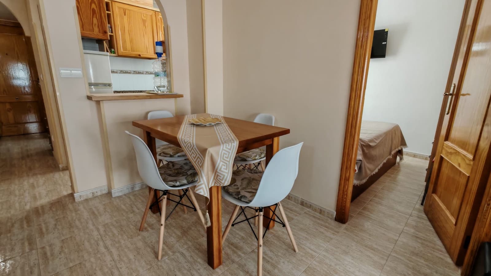 2 soverom Leilighet til leie i Torrevieja med svømmebasseng - € 900 (Ref: 9341601)