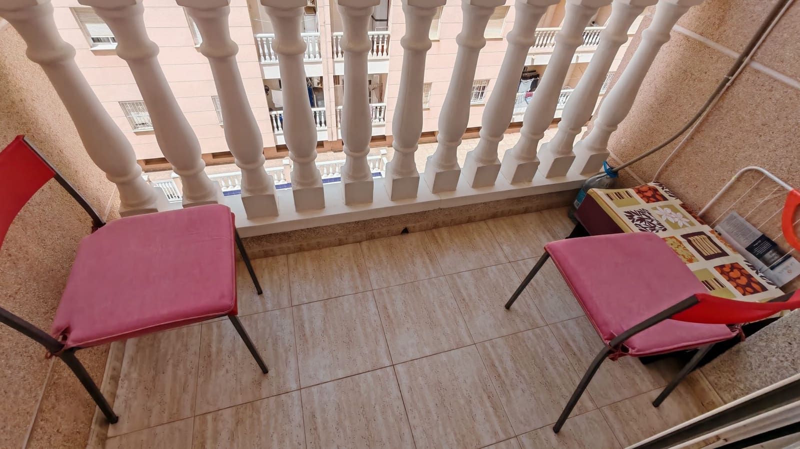 2 soverom Leilighet til leie i Torrevieja med svømmebasseng - € 900 (Ref: 9341601)