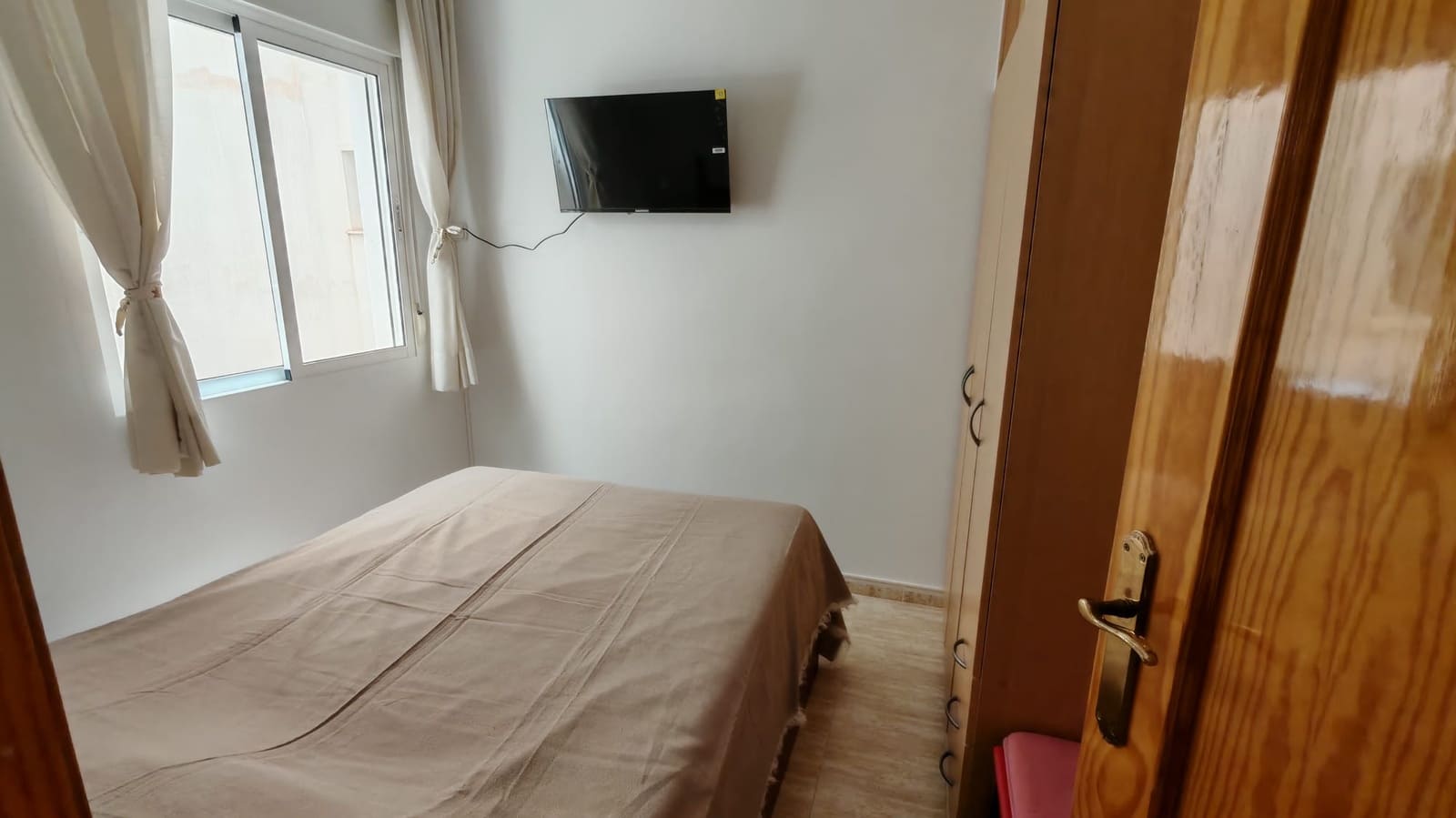 2 soverom Leilighet til leie i Torrevieja med svømmebasseng - € 900 (Ref: 9341601)