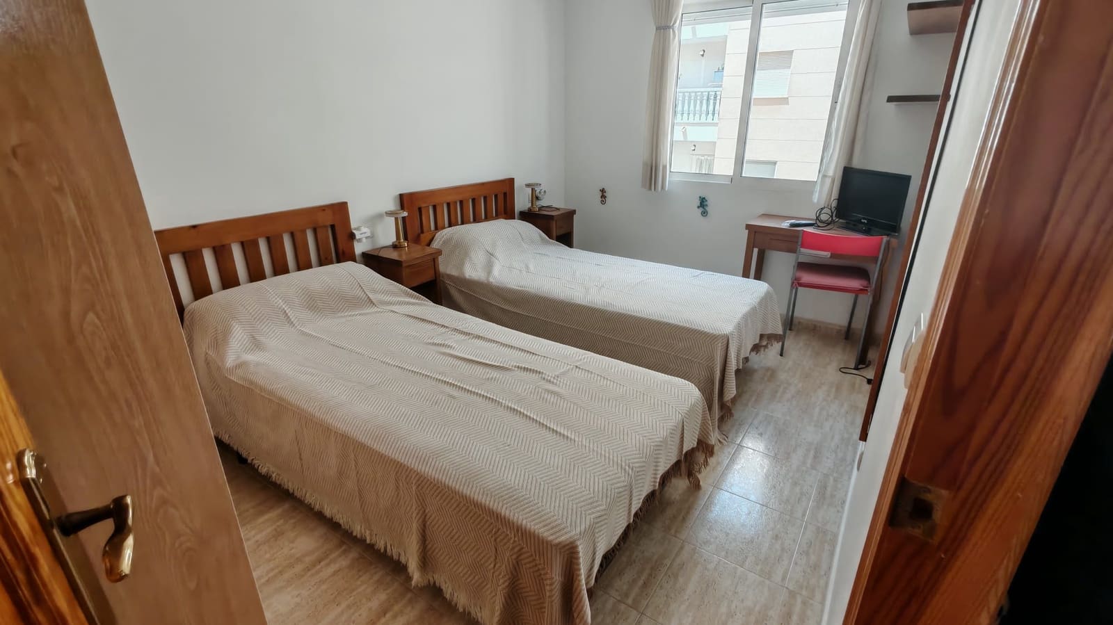 2 soverom Leilighet til leie i Torrevieja med svømmebasseng - € 900 (Ref: 9341601)