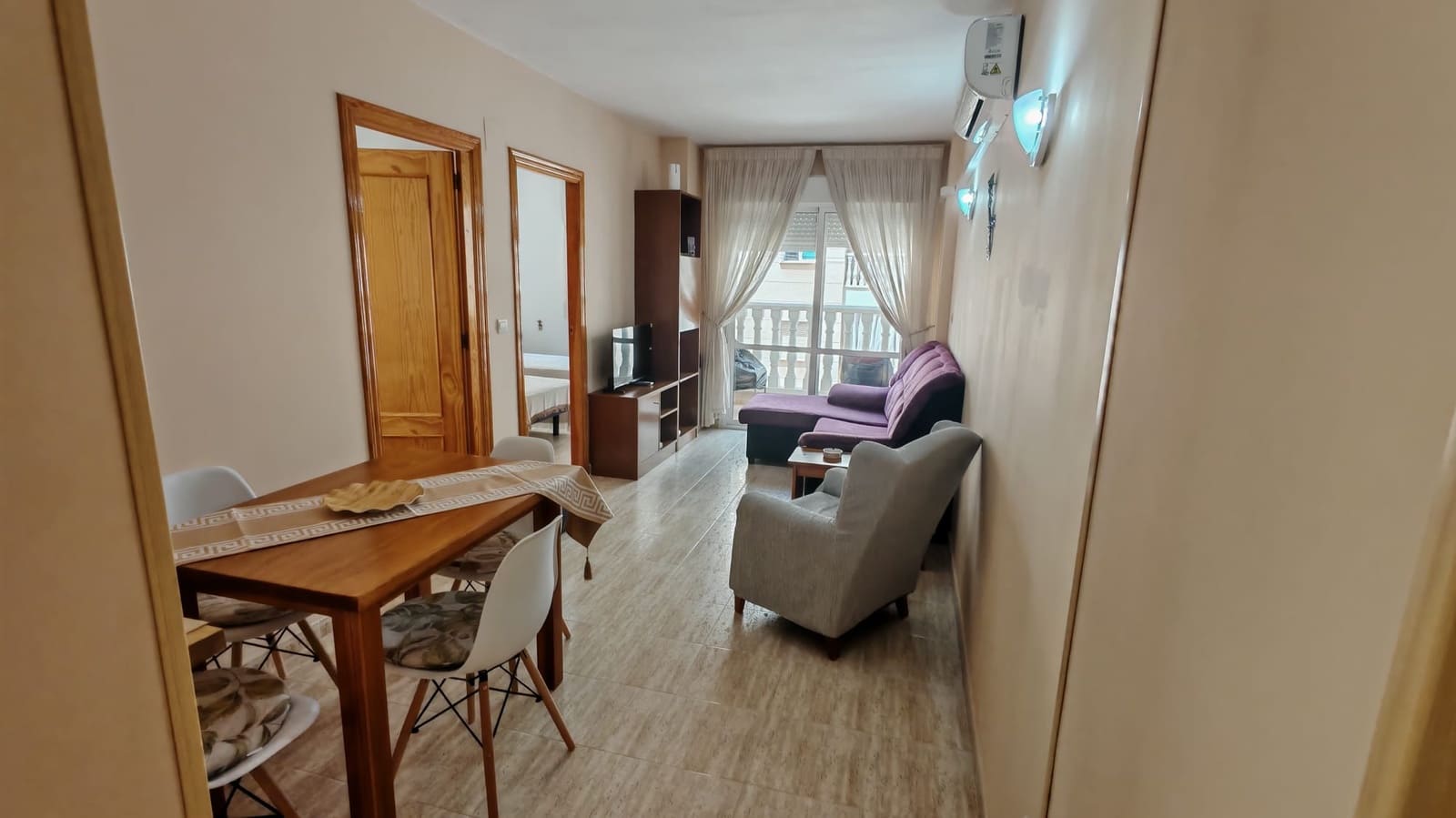 2 soverom Leilighet til leie i Torrevieja med svømmebasseng - € 900 (Ref: 9341601)