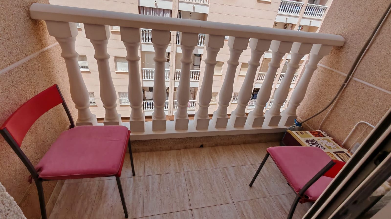 2 soverom Leilighet til leie i Torrevieja med svømmebasseng - € 900 (Ref: 9341601)
