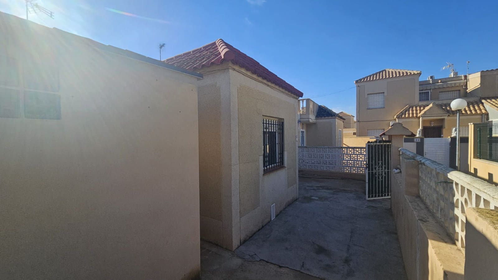 2 quarto Casa em Banda para venda em Torrevieja com piscina garagem - 152 000 € (Ref: 9521703)