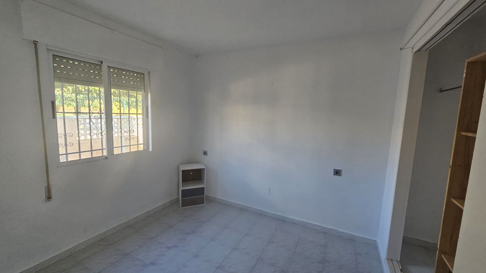 2 quarto Casa em Banda para venda em Torrevieja com piscina garagem - 152 000 € (Ref: 9521703)