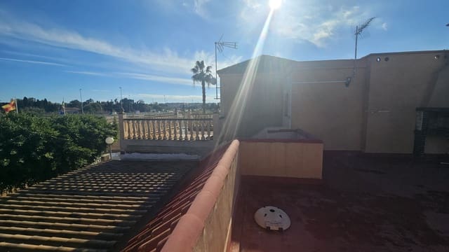 2 quarto Casa em Banda para venda em El Chaparral - La Siesta - La Torreta, Torrevieja com piscina garagem - 152 000 € (Ref: 9521703)