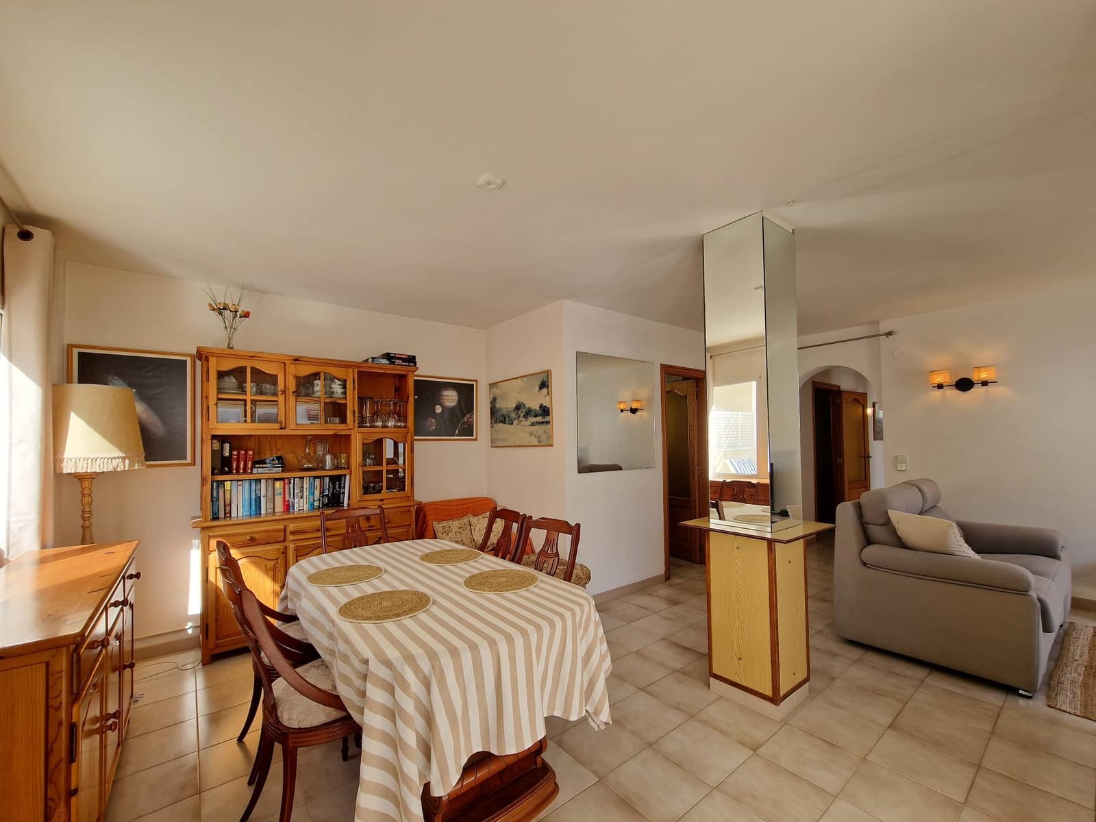 Appartement de 2 chambres à louer à Teulada - 1 200 € (Ref: 10140228)