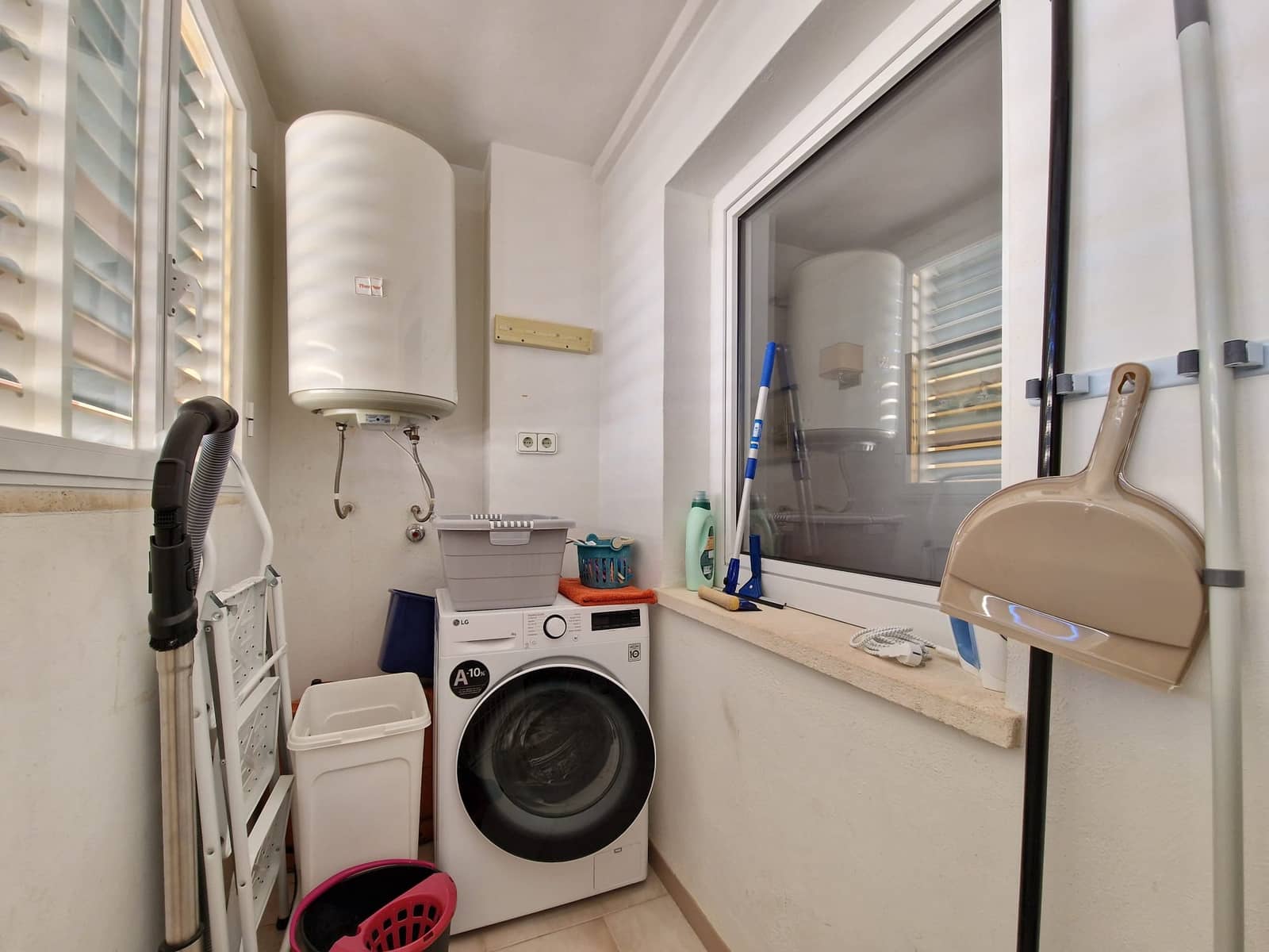 Appartement de 2 chambres à louer à Teulada - 1 200 € (Ref: 10140228)