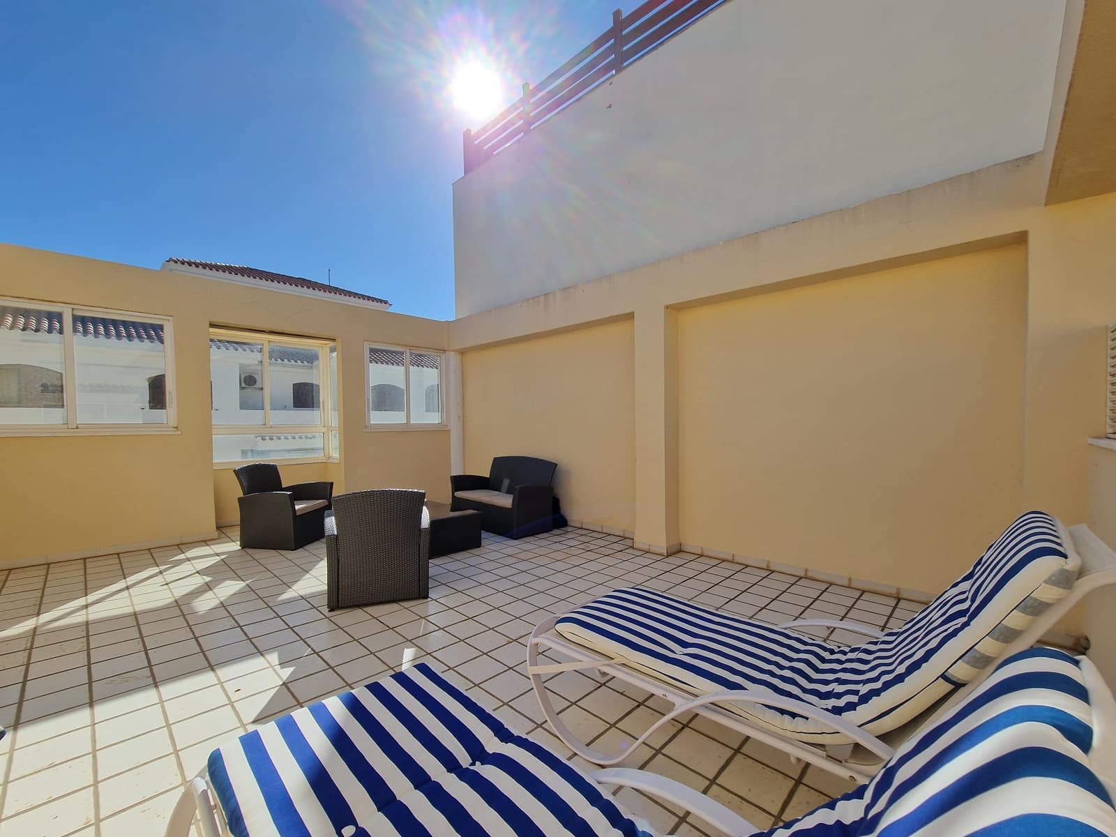 Appartement de 2 chambres à louer à Teulada - 1 200 € (Ref: 10140228)