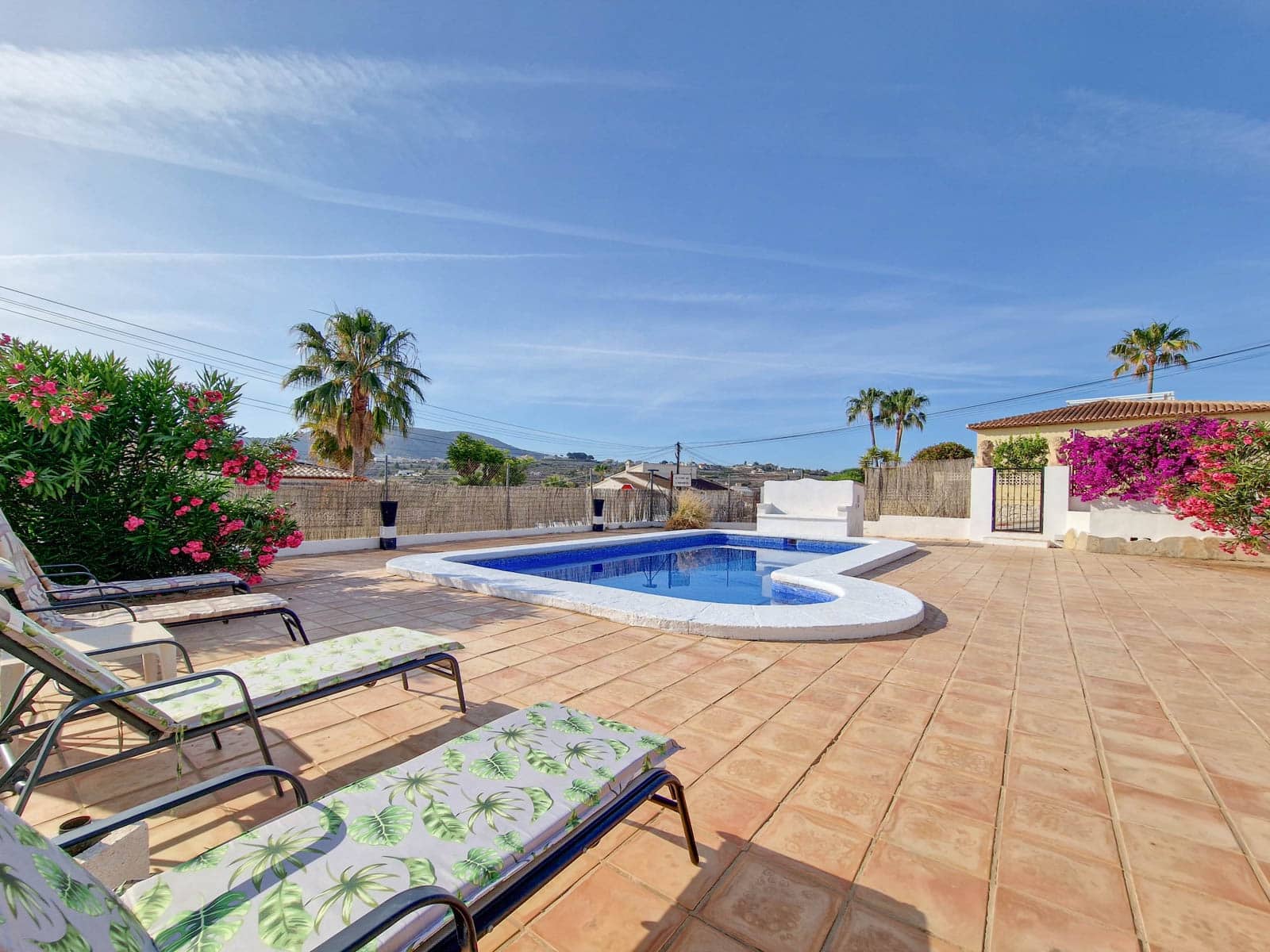 3 soveværelse Bungalow til leje i Benitachell / Benitatxell med swimmingpool garage - € 1.250 (Ref: 8343991)