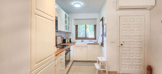 2 sovrum Lägenhet för semesterbostäder i Moraira, Teulada-Moraira med garage - 125 € (Ref: 8625955)