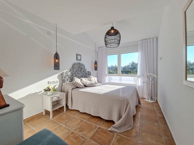 Bungalow de 2 habitaciones en Moraira, Teulada-Moraira en alquiler vacacional con piscina garaje - 198 € (Ref: 8796621)