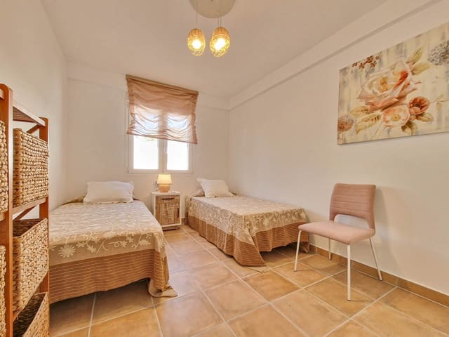 Bungalow de 2 habitaciones en Moraira, Teulada-Moraira en alquiler vacacional con piscina garaje - 198 € (Ref: 8796621)