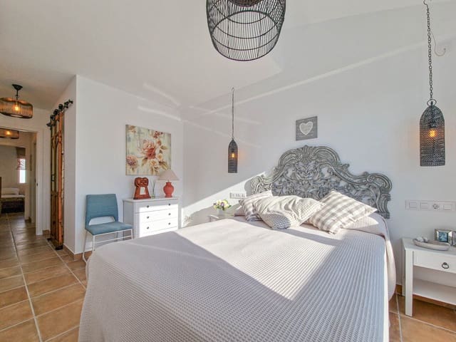 Bungalow de 2 habitaciones en Moraira, Teulada-Moraira en alquiler vacacional con piscina garaje - 198 € (Ref: 8796621)