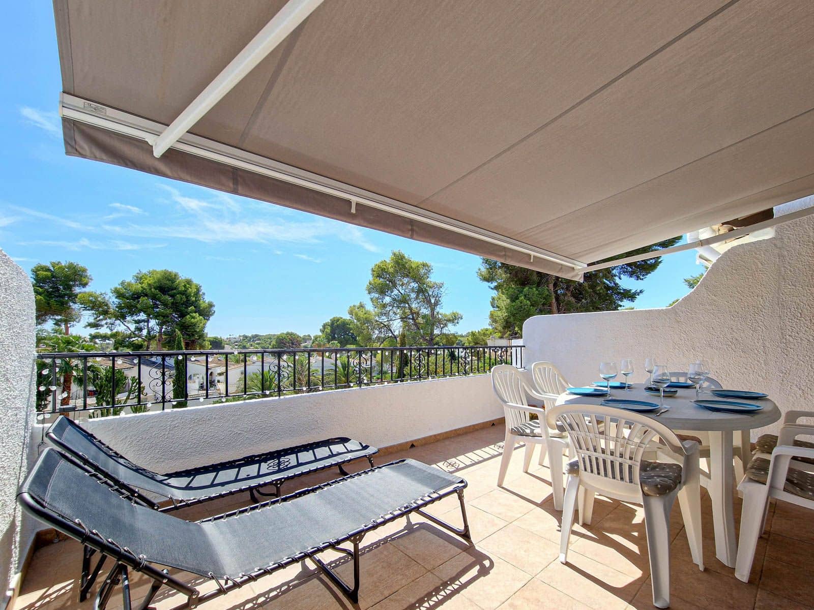 2 makuuhuone Bungalow vuokrattavana paikassa Moraira - 1 000 € (Ref: 9225999)