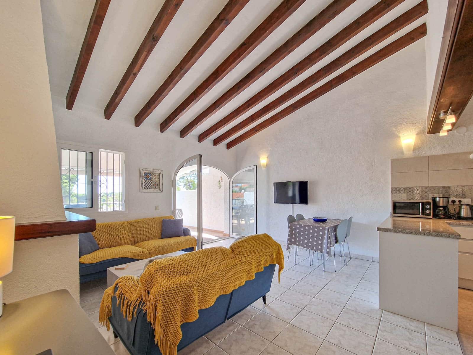 2 makuuhuone Bungalow vuokrattavana paikassa Moraira - 1 000 € (Ref: 9225999)