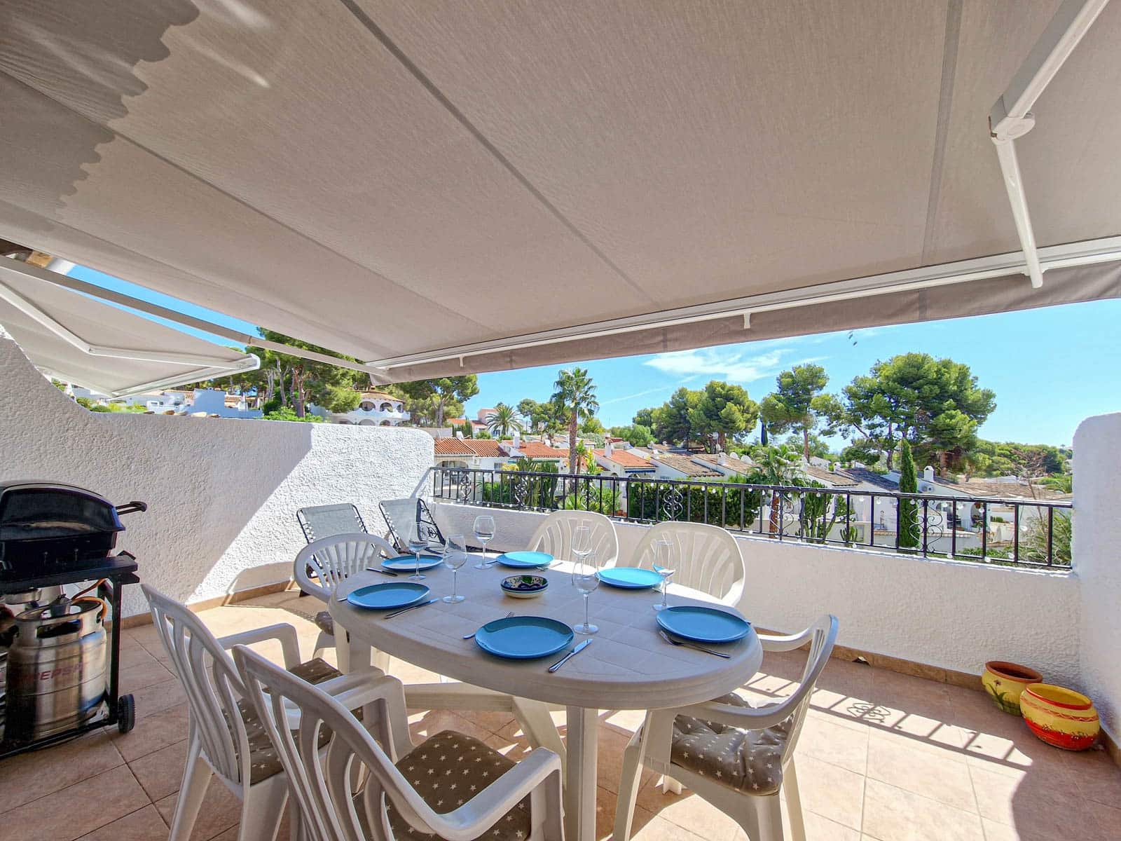 2 makuuhuone Bungalow vuokrattavana paikassa Moraira - 1 000 € (Ref: 9225999)