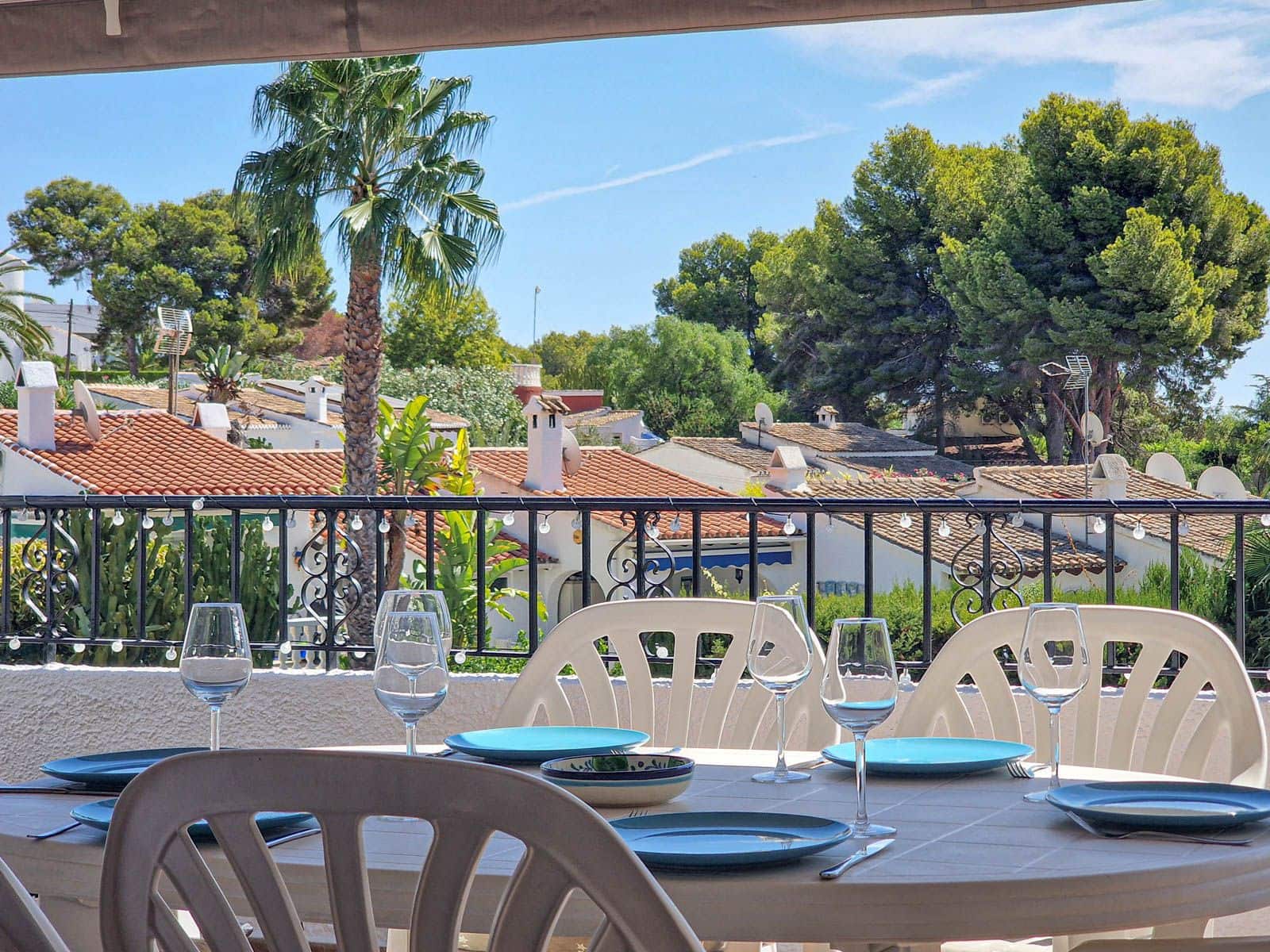 2 makuuhuone Bungalow vuokrattavana paikassa Moraira - 1 000 € (Ref: 9225999)