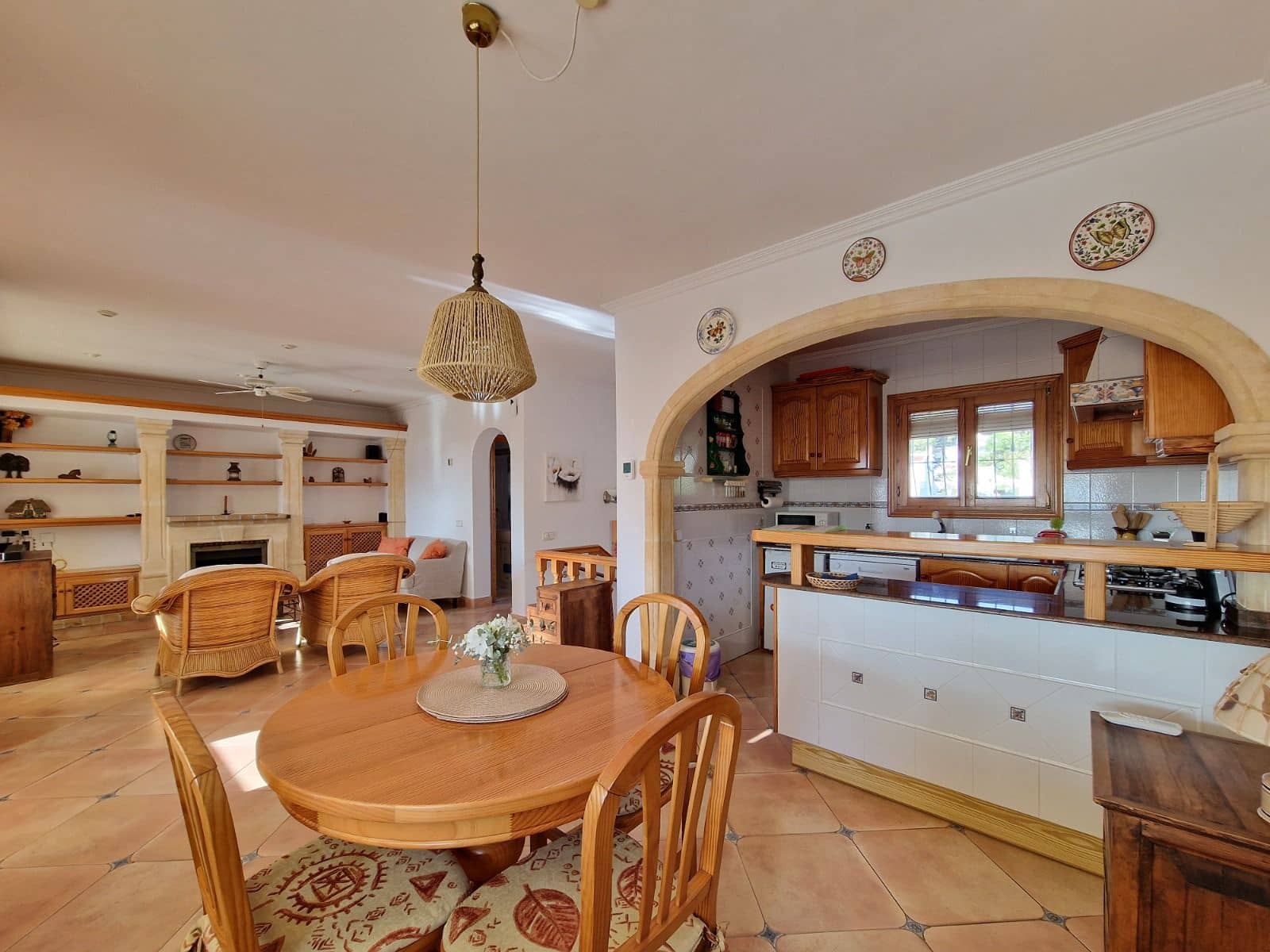 Villa/Maison de 3 chambres à louer à Teulada - 1 400 € (Ref: 9283094)