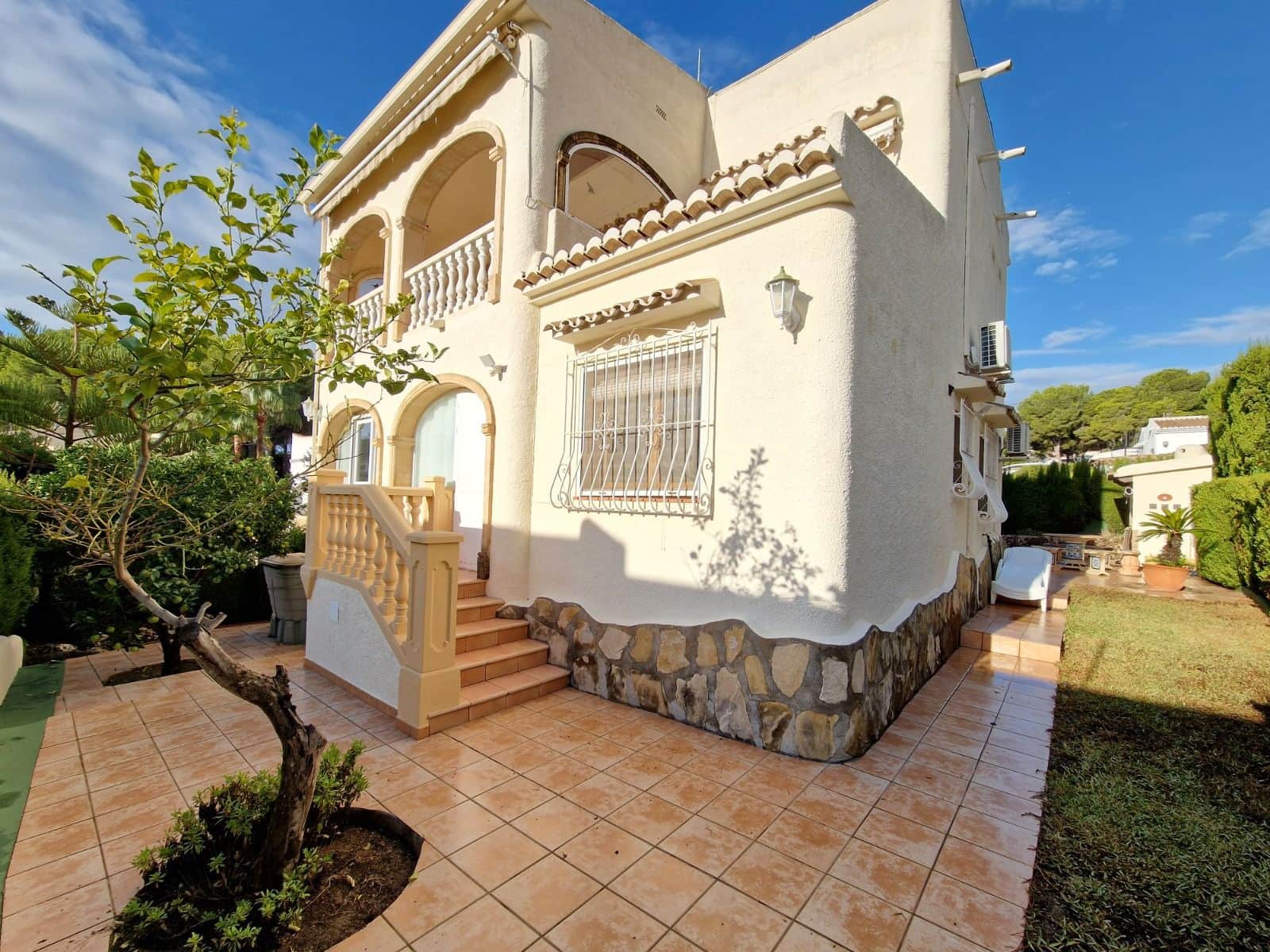 Villa/Maison de 3 chambres à louer à Teulada - 1 400 € (Ref: 9283094)