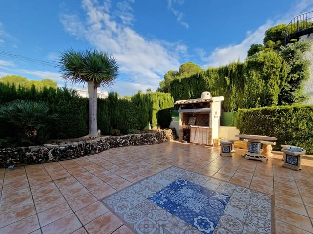 3 bedroom Villa for rent in Teulada Pueblo, Teulada-Moraira - € 1,400 (Ref: 9283094)