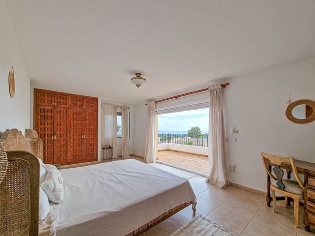 2 soveværelse Villa til leje i Teulada Pueblo, Teulada-Moraira - € 3.000 (Ref: 9379874)