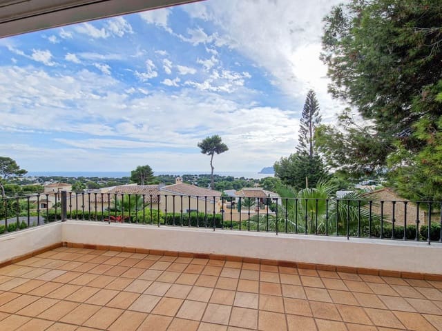 2 soveværelse Villa til leje i Teulada Pueblo, Teulada-Moraira - € 3.000 (Ref: 9379874)