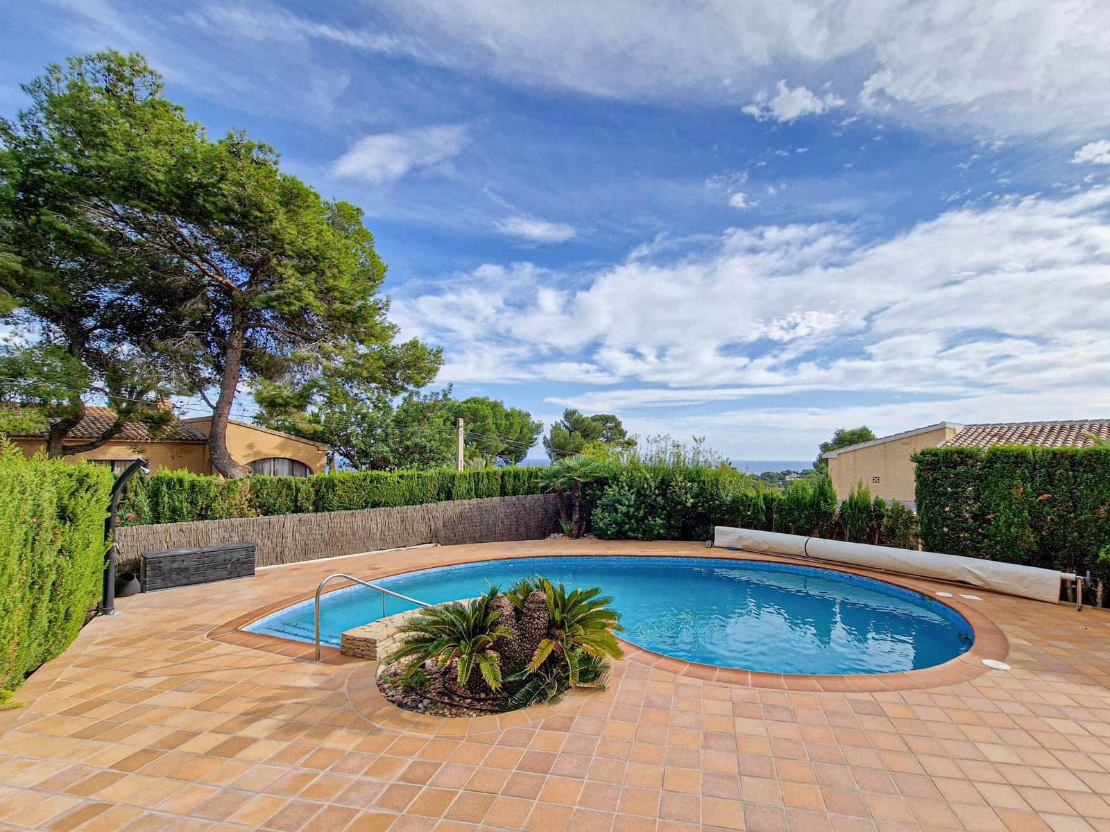 2 makuuhuone Huvila vuokrattavana paikassa Teulada - 3 000 € (Ref: 9379874)