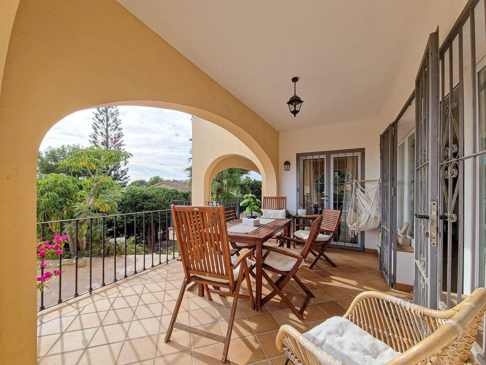 2 makuuhuone Huvila vuokrattavana paikassa Teulada - 3 000 € (Ref: 9379874)