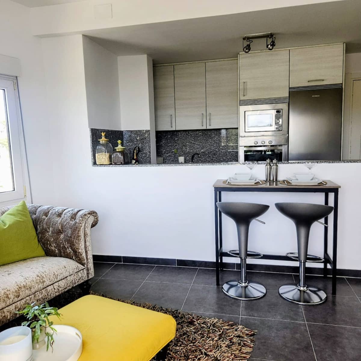 2 soverom Leilighet til leie i Moraira - € 1 150 (Ref: 9569535)