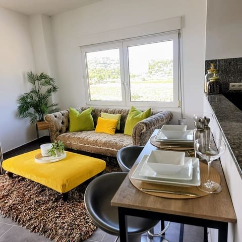 2 soverom Leilighet til leie i Moraira, Teulada-Moraira - € 1 150 (Ref: 9569535)