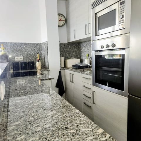 2 soverom Leilighet til leie i Moraira, Teulada-Moraira - € 1 150 (Ref: 9569535)