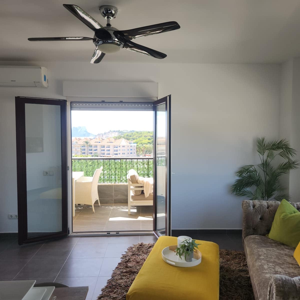 2 soverom Leilighet til leie i Moraira - € 1 150 (Ref: 9569535)