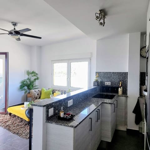 2 soverom Leilighet til leie i Moraira, Teulada-Moraira - € 1 150 (Ref: 9569535)