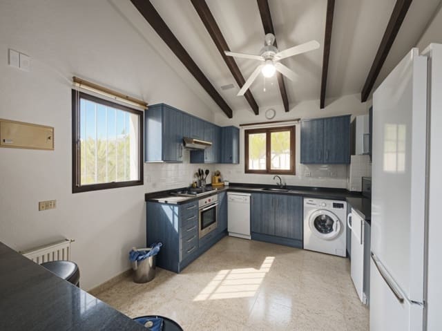 Chalet de 3 habitaciones en Teulada Pueblo, Teulada-Moraira en alquiler vacacional - 145 € (Ref: 9623123)