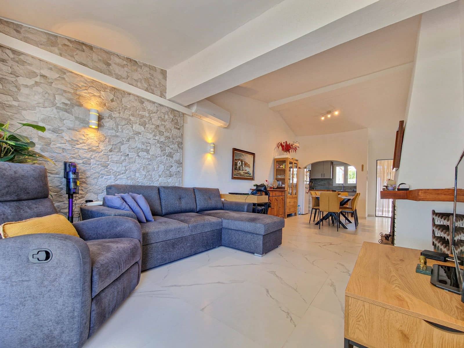 2 bedroom Bungalow for holiday rental in Moraira - € 175 (Ref: 9789467)