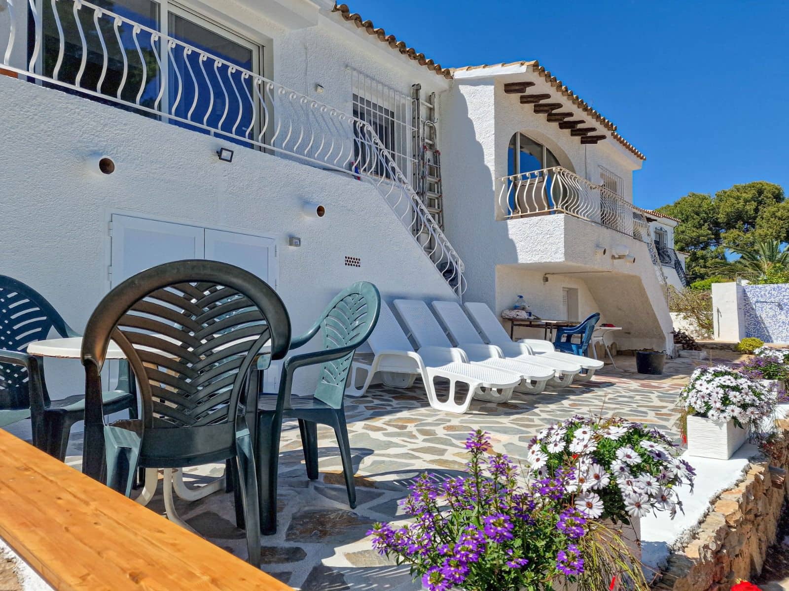 2 bedroom Bungalow for holiday rental in Moraira - € 175 (Ref: 9789467)