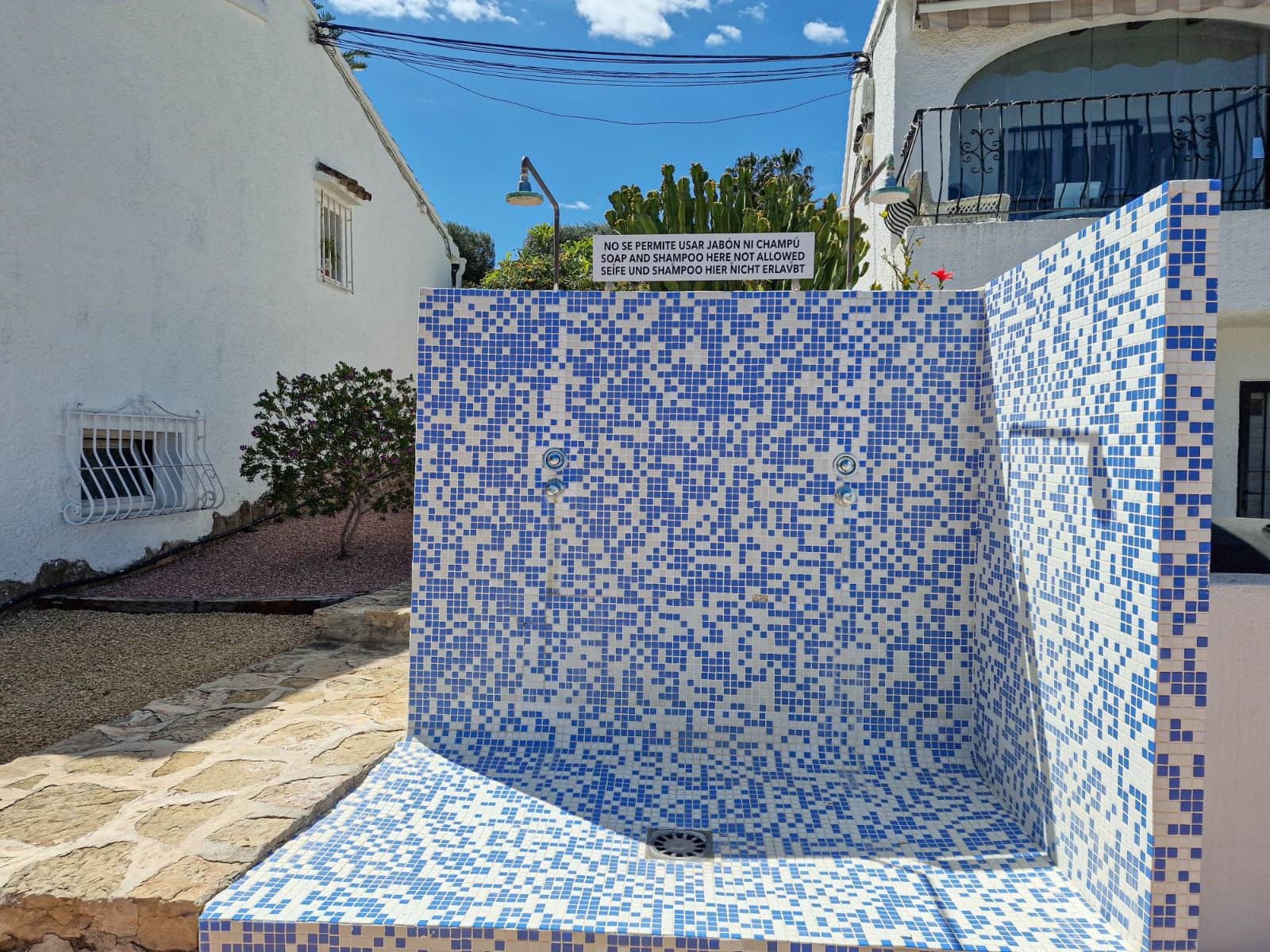 2 bedroom Bungalow for holiday rental in Moraira - € 175 (Ref: 9789467)