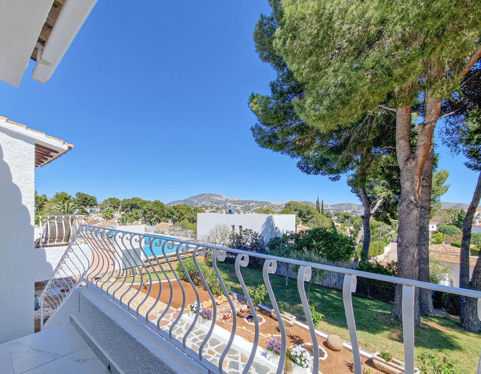 2 bedroom Bungalow for holiday rental in Moraira - € 175 (Ref: 9789467)