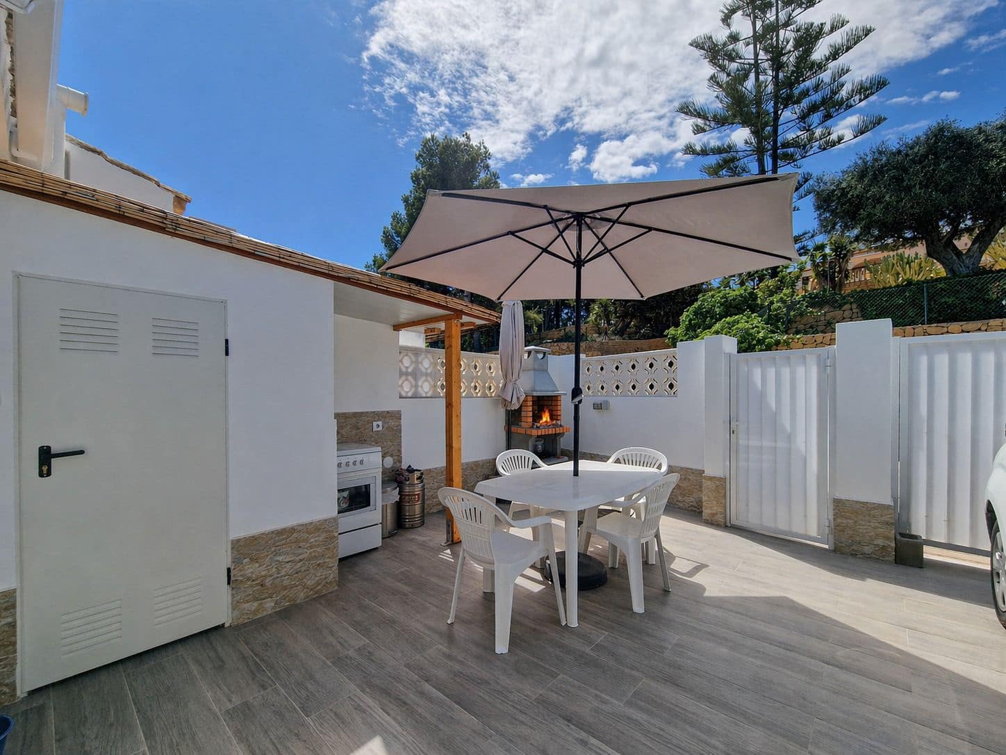 2 bedroom Bungalow for holiday rental in Moraira - € 175 (Ref: 9789467)