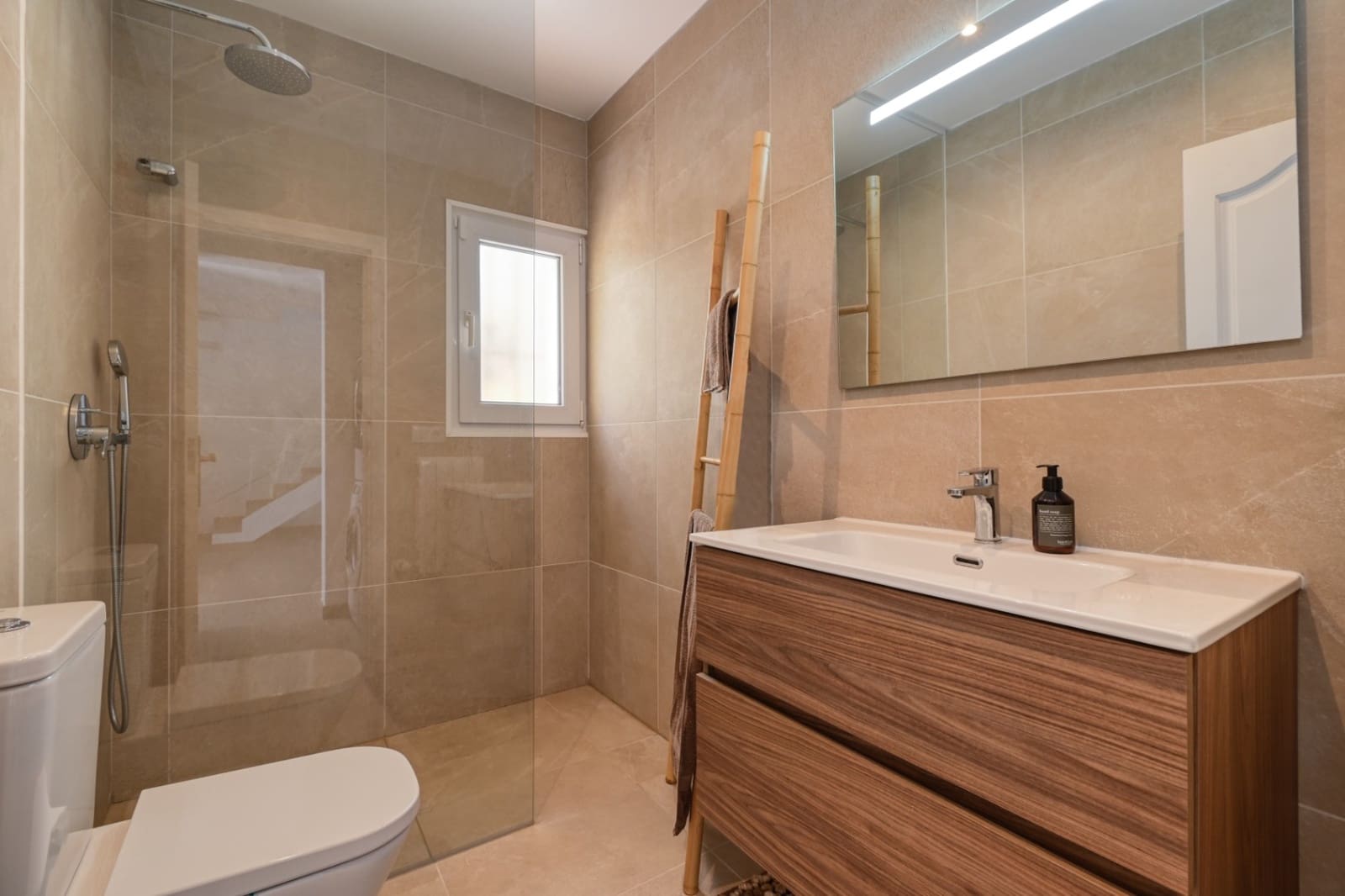 Villa/Maison de 3 chambres de location de vacances à Benitachell / Benitatxell - 345 € (Ref: 9793706)