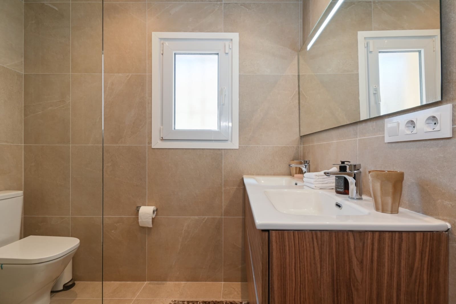 Villa/Maison de 3 chambres de location de vacances à Benitachell / Benitatxell - 345 € (Ref: 9793706)