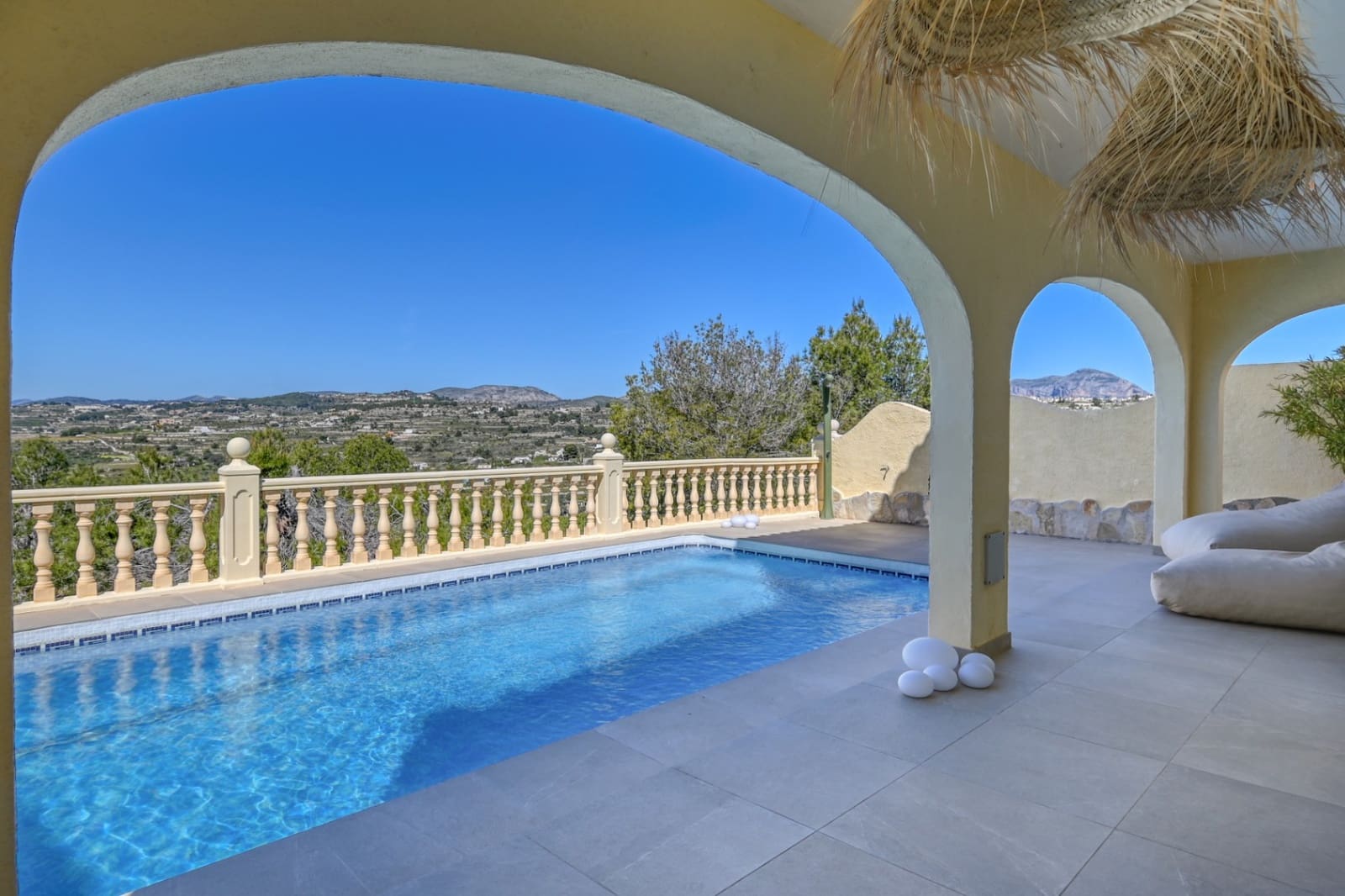 Villa/Maison de 3 chambres de location de vacances à Benitachell / Benitatxell - 345 € (Ref: 9793706)