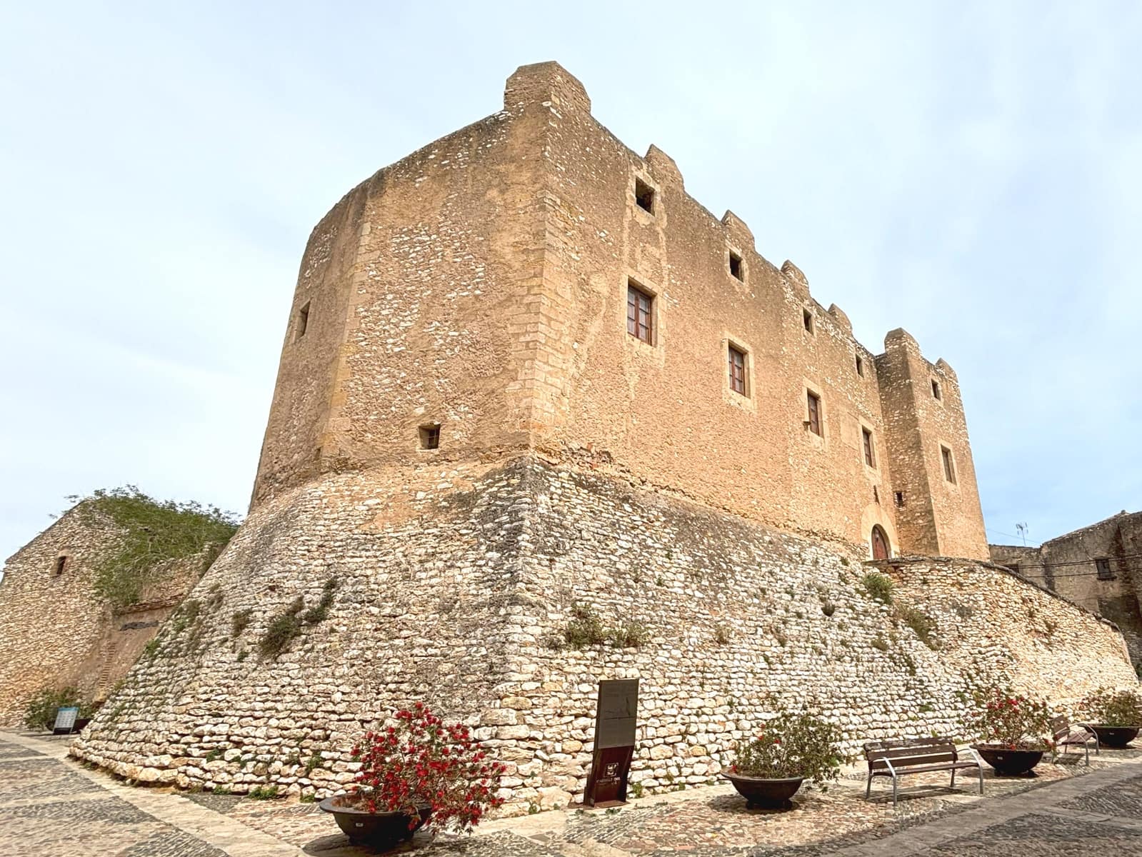 10 sypialnia Finka/Dom wiejski na sprzedaż w Creixell z garażem - 2 950 000 € (Ref: 8617596)