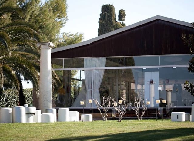 17 slaapkamer Hotel te koop in Santa Oliva met zwembad garage - € 8.000.000 (Ref: 8929716)