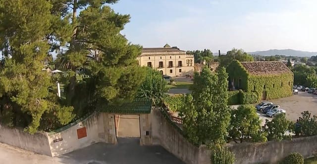 17 slaapkamer Hotel te koop in Santa Oliva met zwembad garage - € 8.000.000 (Ref: 8929716)